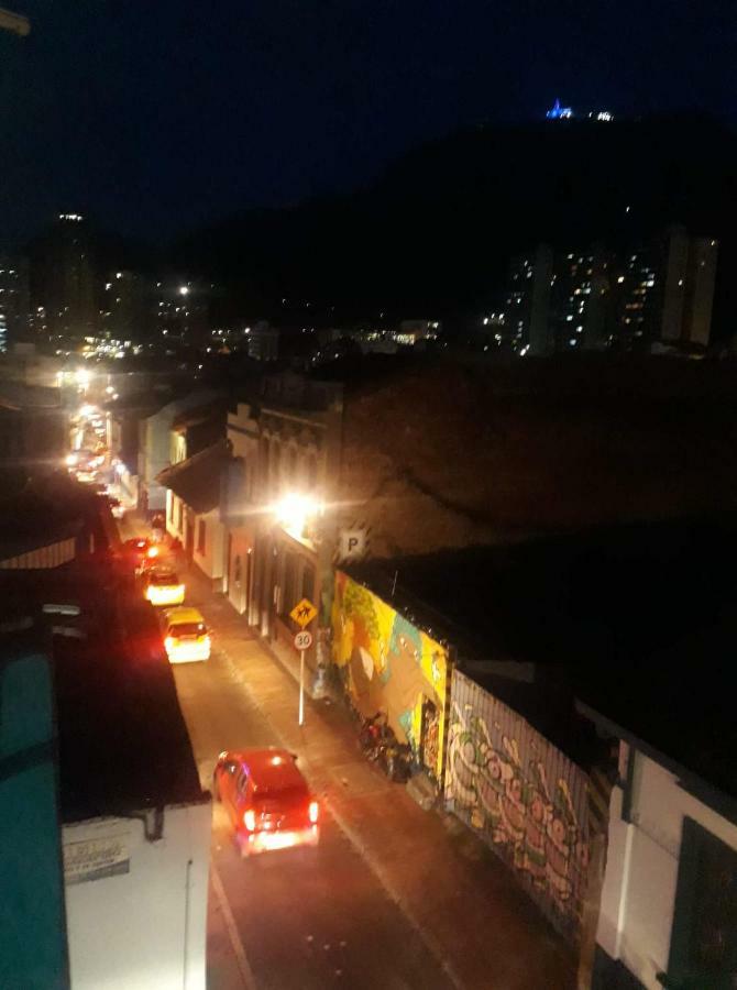 Hotel Aragon Bogota Bagian luar foto