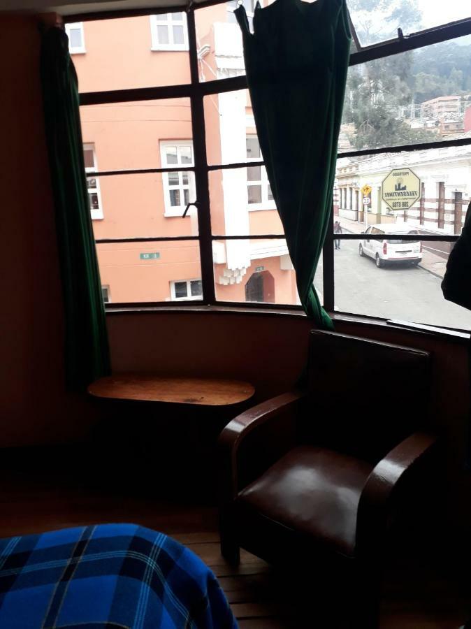 Hotel Aragon Bogota Bagian luar foto